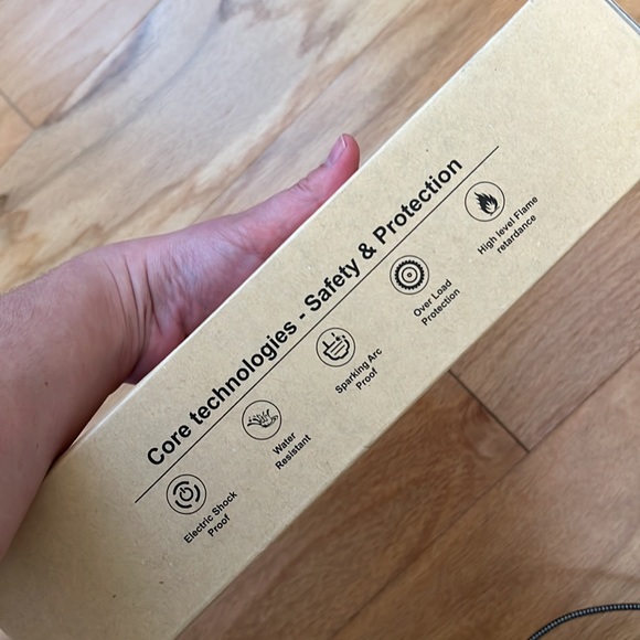 Power Strip Waterproof with 4 Outlets 2 USB Surge Protector 6ft Cable Flat Plug - Picture 7 of 7